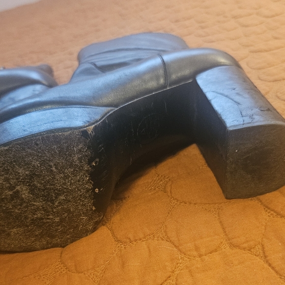 ASH Amazon Leather Platform - Picture 2 of 5